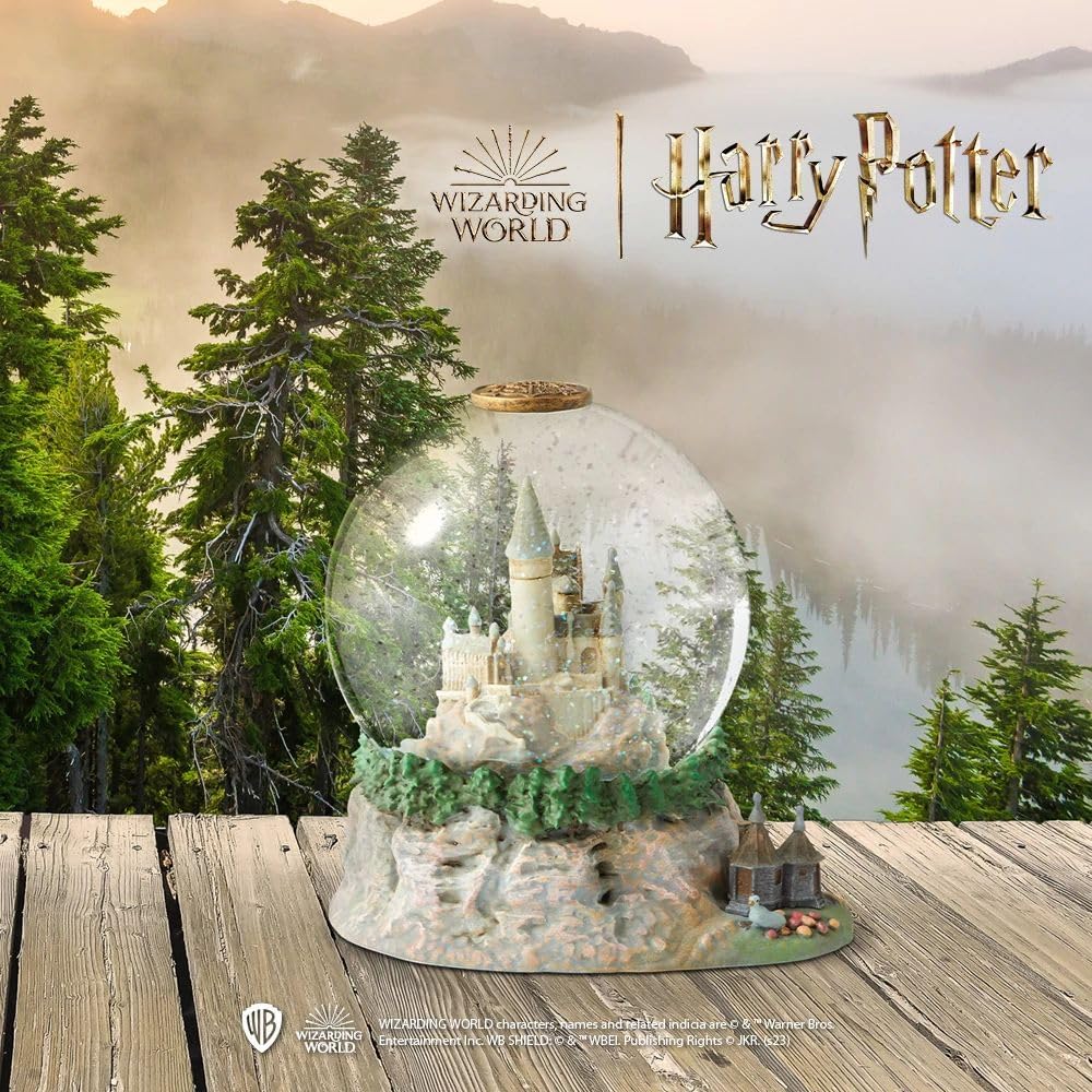 Wizarding World of Harry Potter Hogwarts Castle w/ Hagrid Hut Water Globe