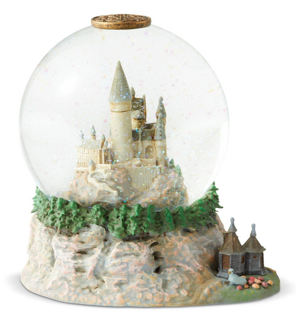 Wizarding World of Harry Potter Hogwarts Castle w/ Hagrid Hut Water Globe